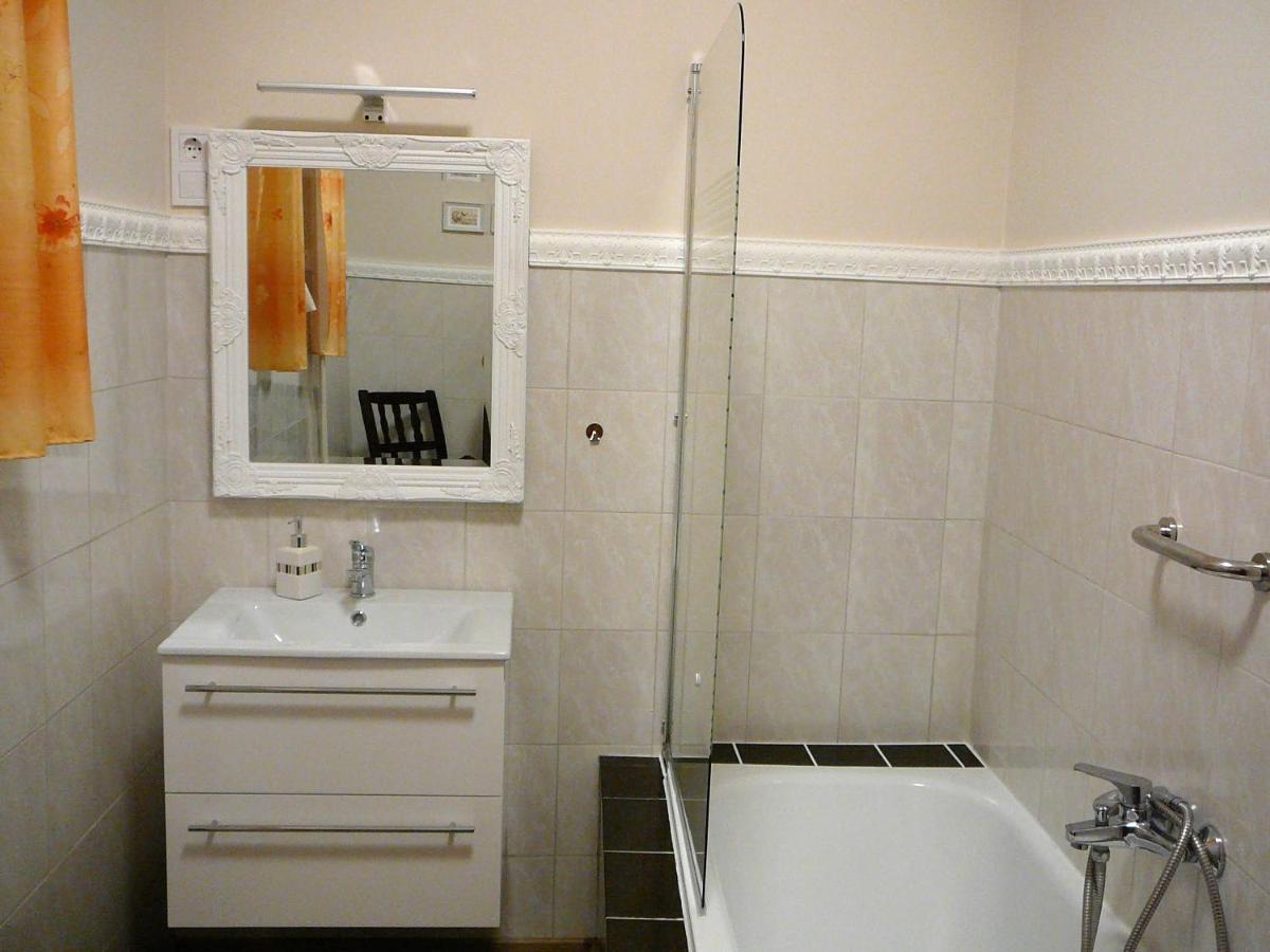 Dunakanyar Apartment Tahitotfalu Ngoại thất bức ảnh